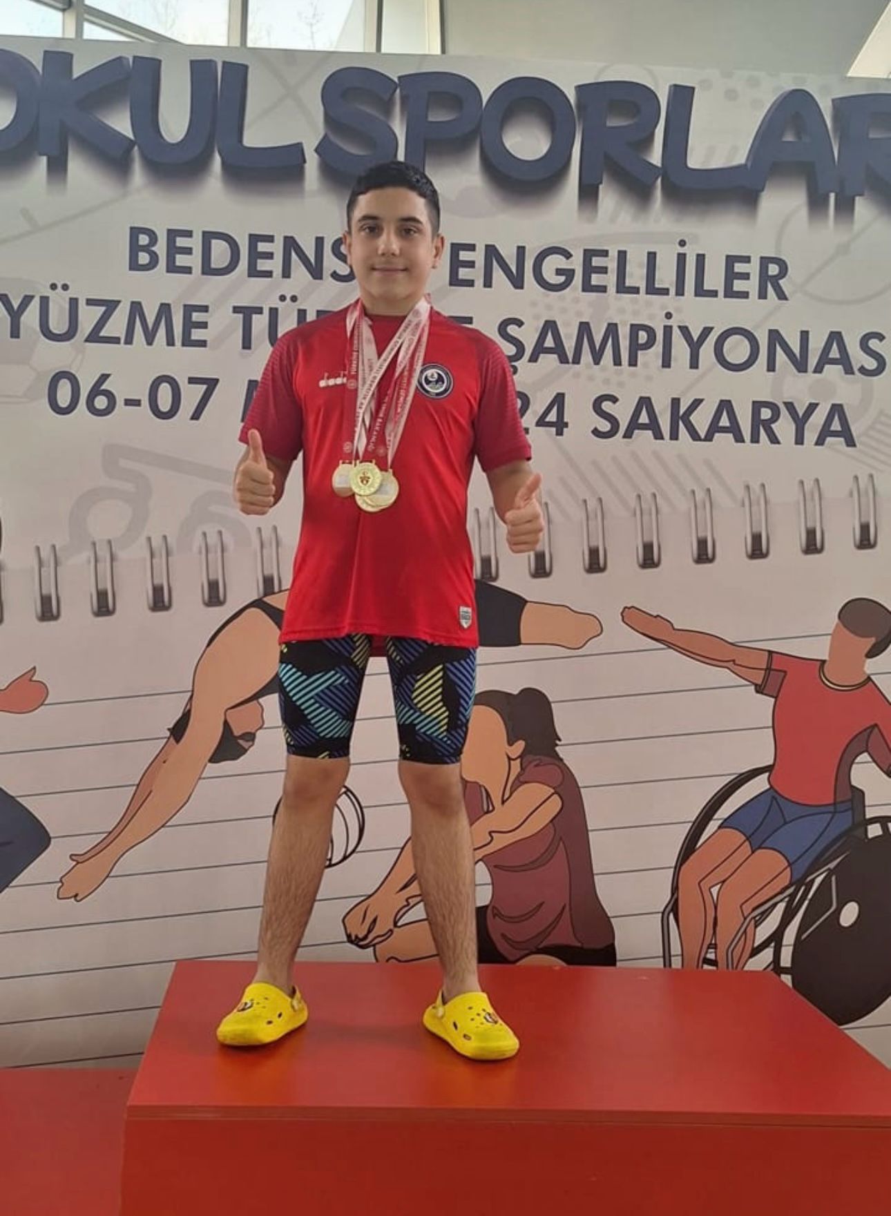  Yusuf Efe Geleceğe Kulaç Atıyor, Okul Sporlarında Türkiye Birincisi Oldu