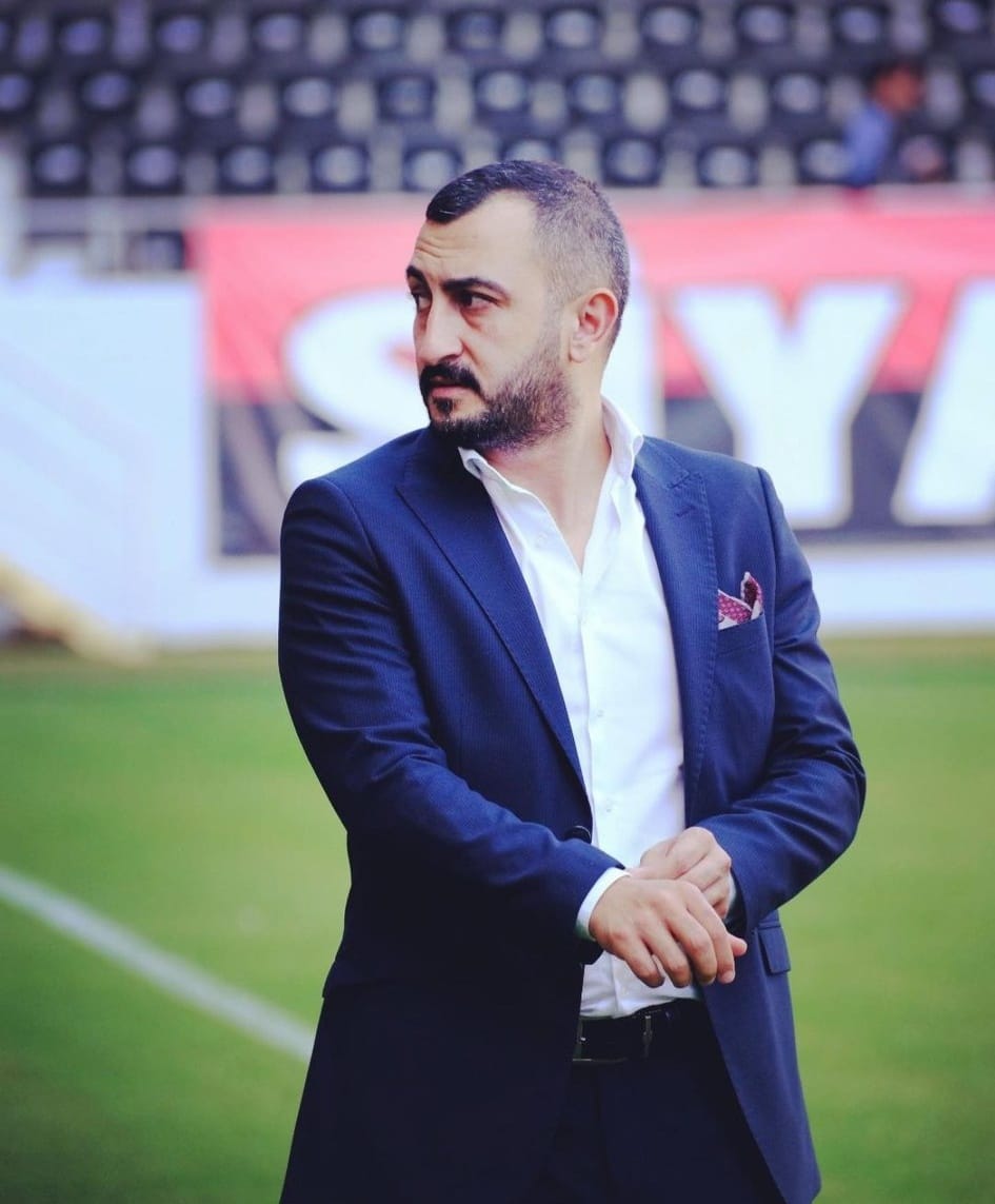  Ahlatcı Çorum Futbol Kulübü Başkanı TRT Spor Spikerini İşaret Etti