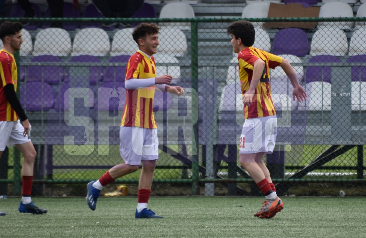 İdmanyurduspor’da İki Futbolcuya Üçer Maç Men